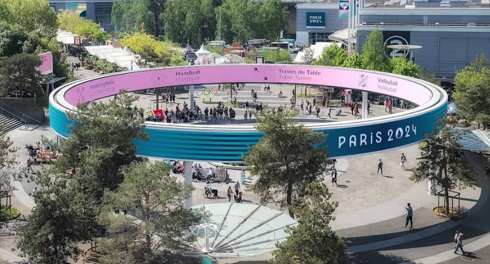 Daniel Habesohn und Sofia Polcanova lösen die Olympiatickets. Stadion in Paris