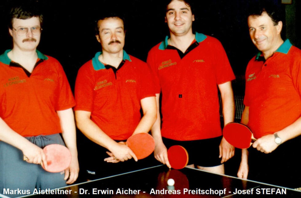 Tischtennis Leonding | Bilder „Tischtennis Leonding“ Tischtennis-Teamfoto mit Markus Aistleitner, Dr. Erwin Aicher, Andreas Preitschopf und Josef Stefan.
